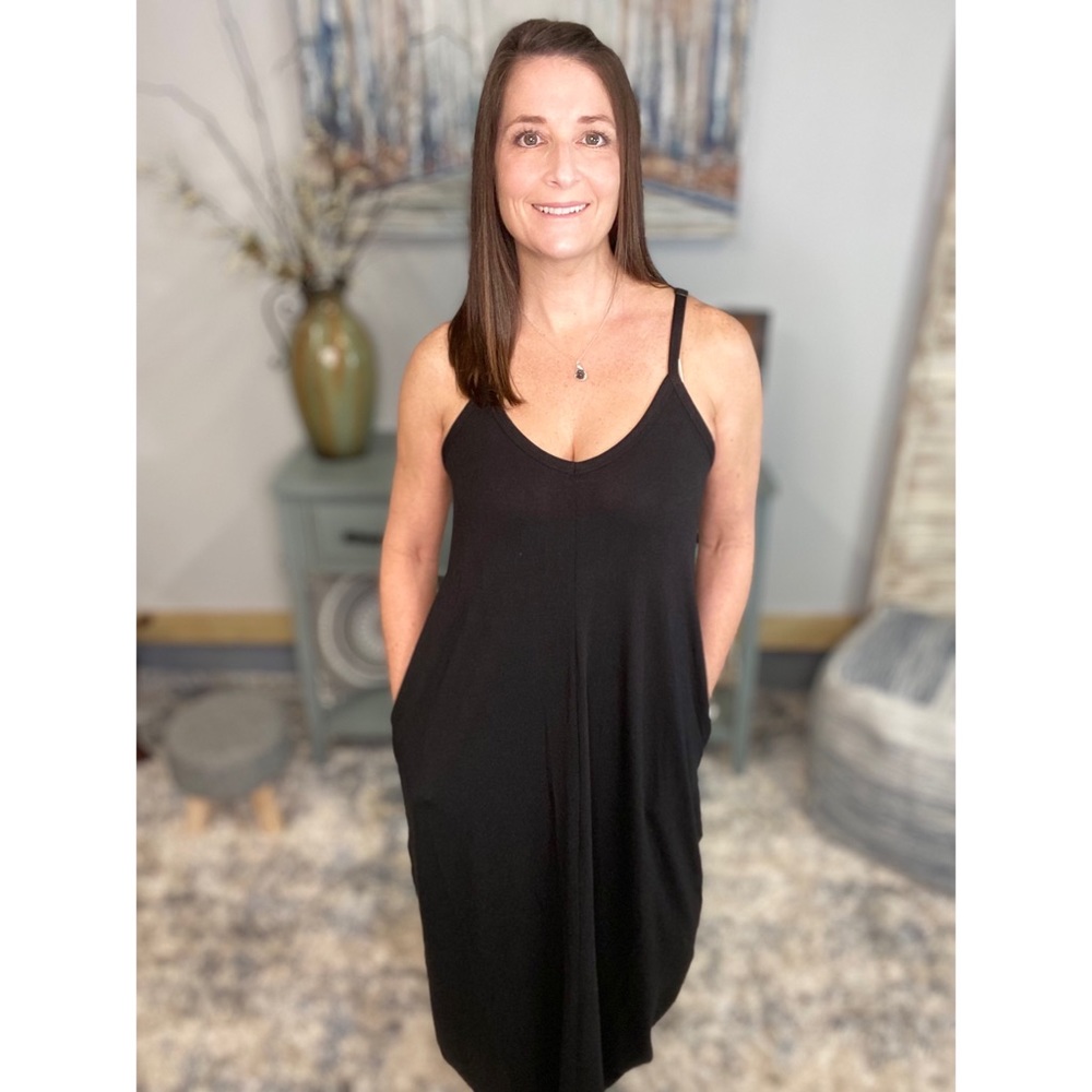❤️‍🔥RESTOCKED V-Neck Pocket Spaghetti Maxi Dress Black 1022 - Picture 5 of 12